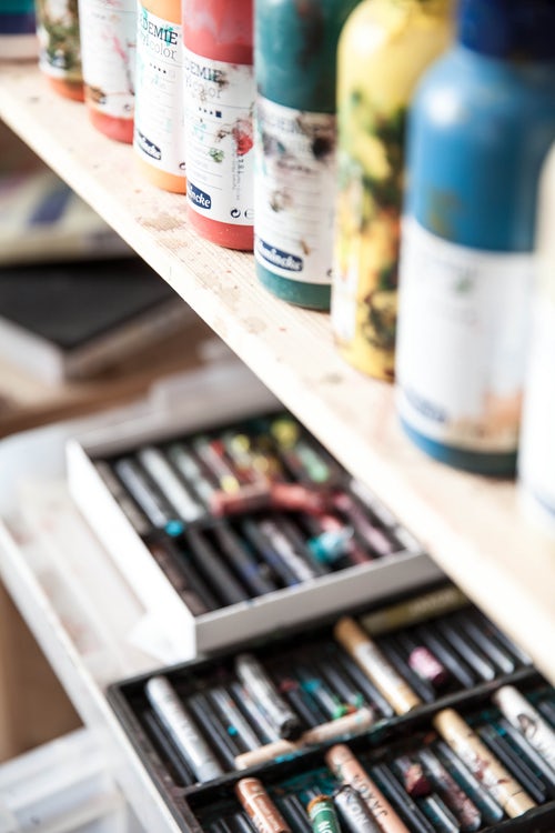 Art materials in Art Therapy for Adults